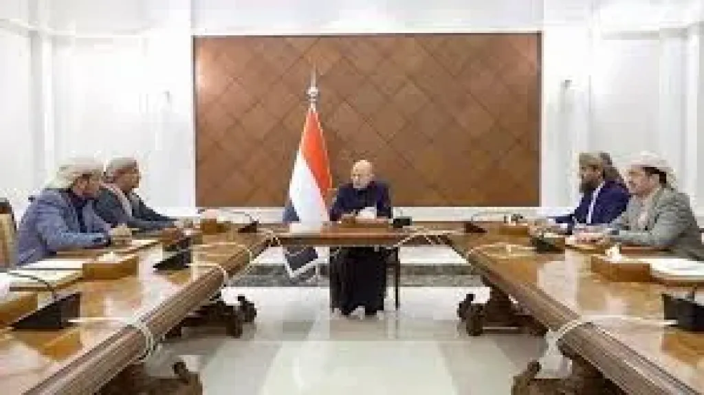 هل بدأ عهد الدولة اليمنية الجديدة؟ مجلس القيادة يوحّد السلاح تحت راية الشرعية!